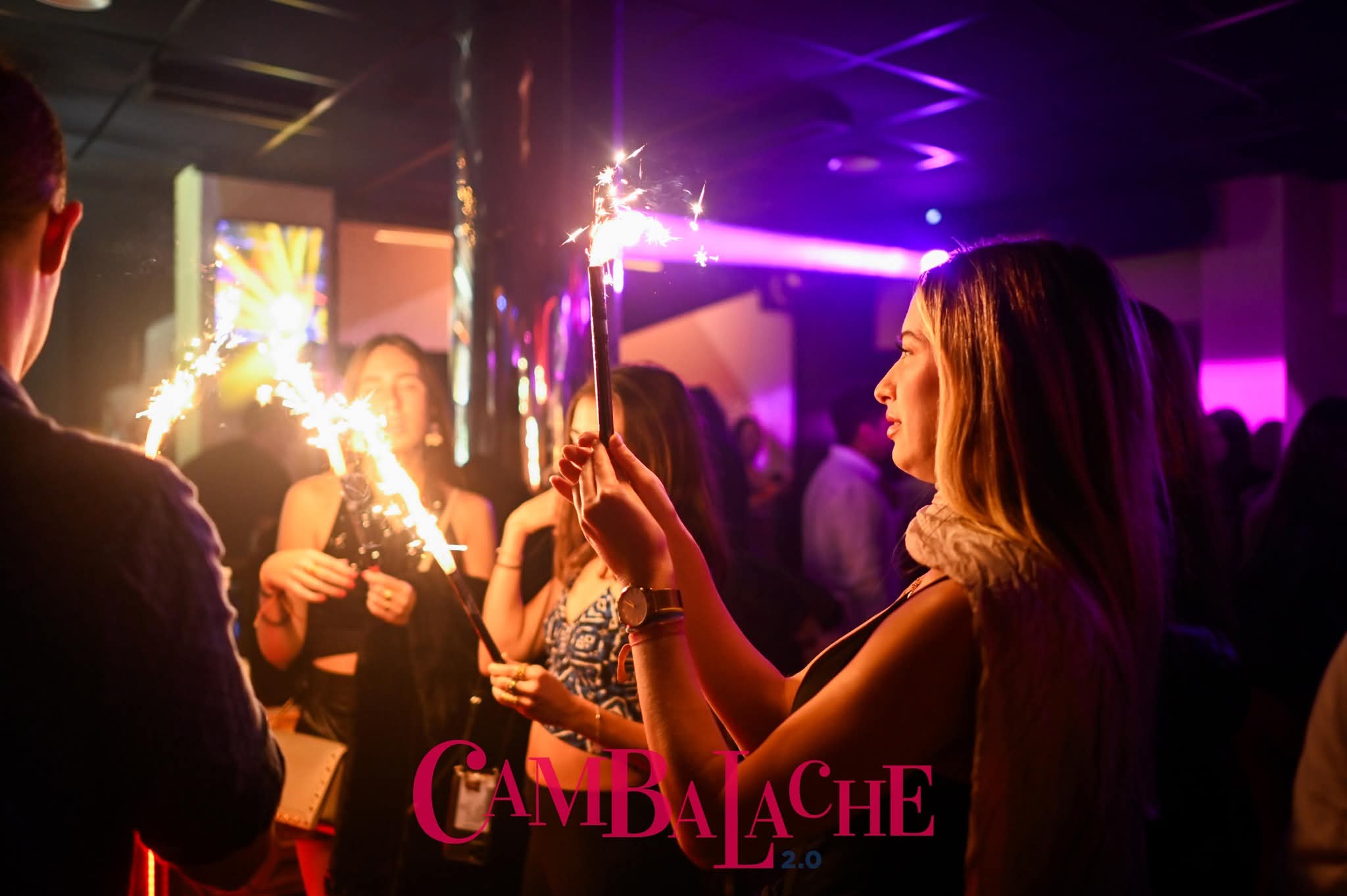 Bengalas en una celebración en Cambalache
